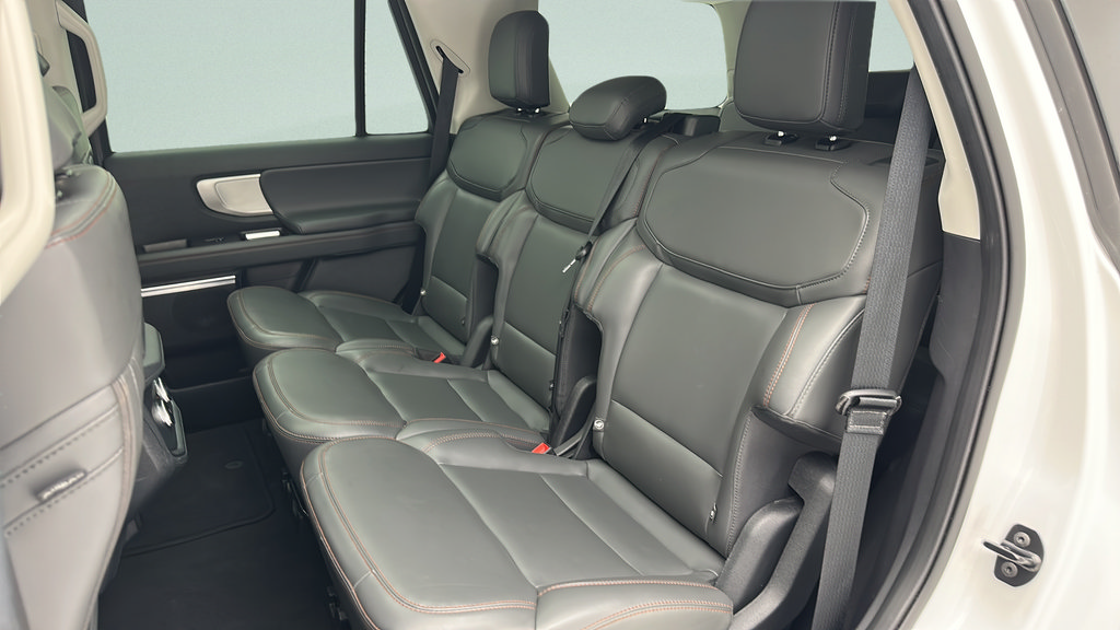 Used 2025 Ford Expedition Active AWD/4WD image 10