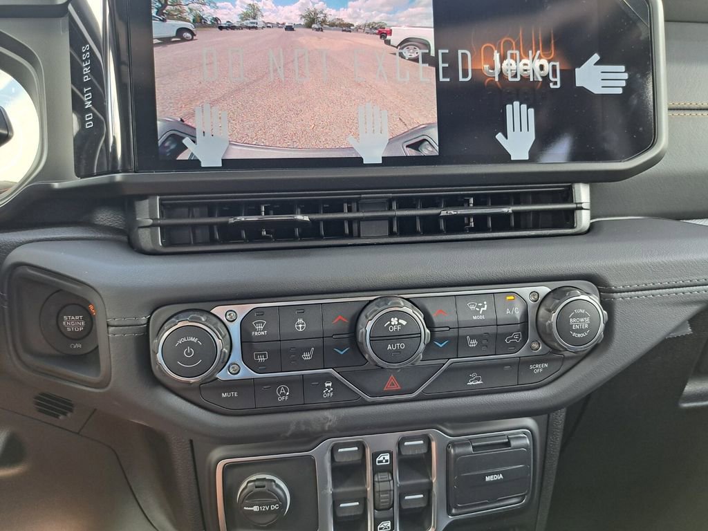 New 2026 Jeep Gladiator Sport AWD/4WD image 8