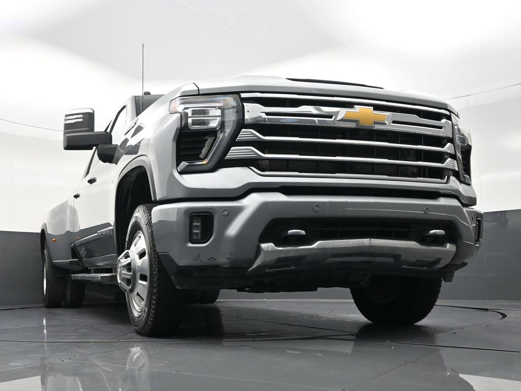 Used 2025 Chevrolet Silverado 3500 High Country w/ High Country Premium Package image 30