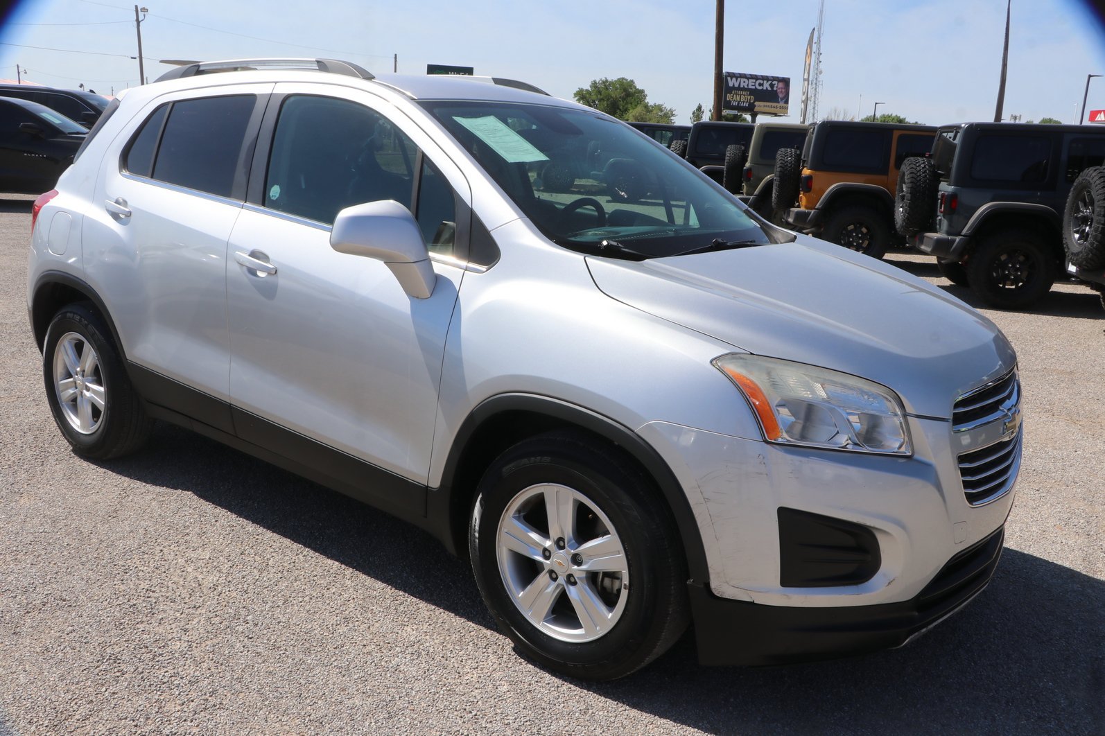 Used 2016 Chevrolet Trax LT w/ LPO, Cargo Package FWD image 1