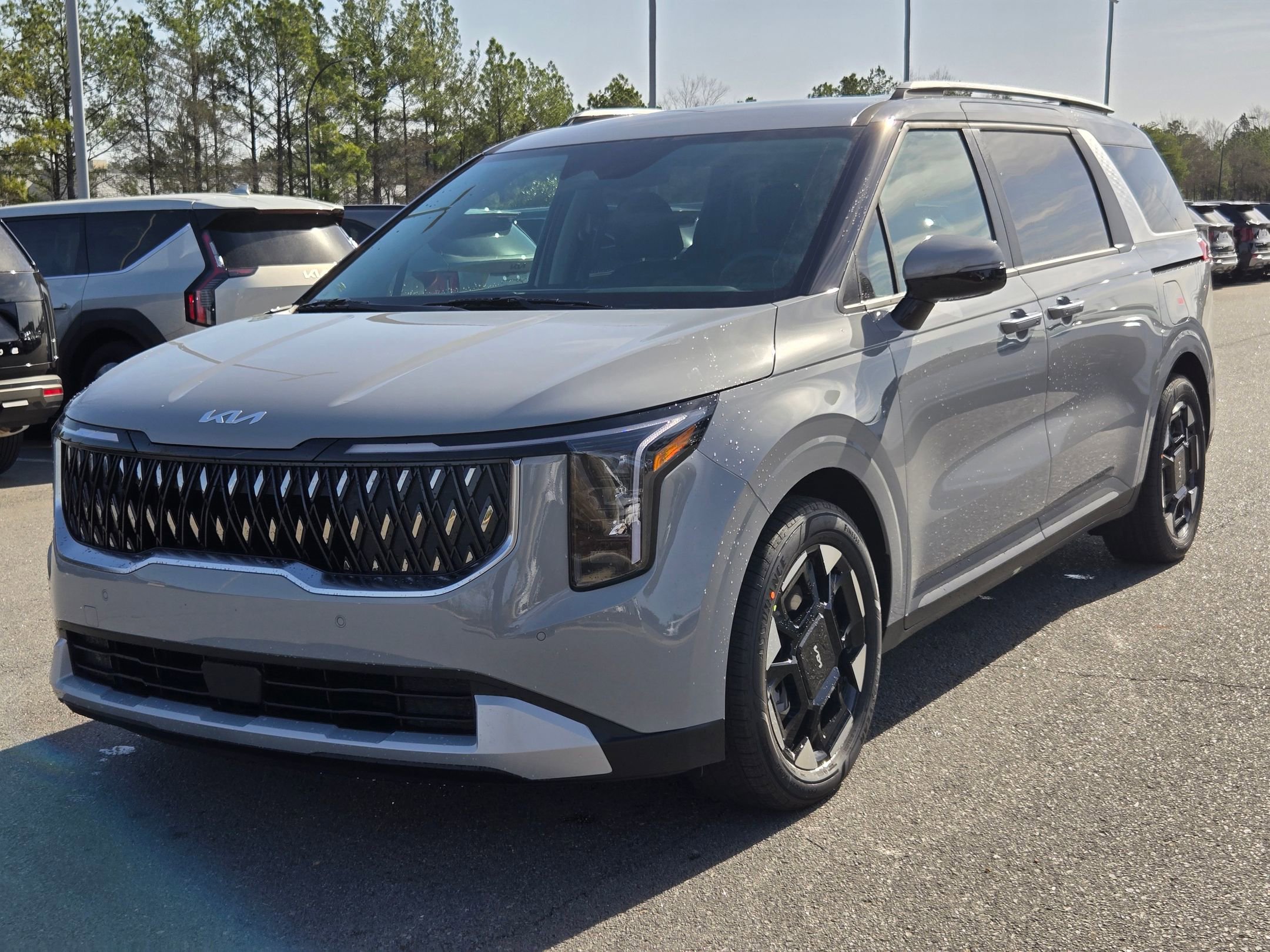 New 2026 Kia Carnival EX FWD image 3