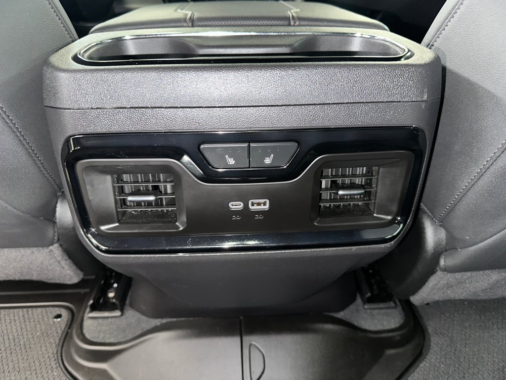 Used 2024 GMC Sierra 1500 AT4 w/ Technology Package AWD/4WD image 24
