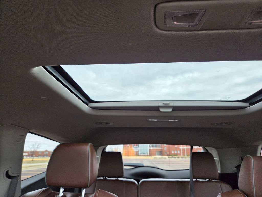 Used 2021 Buick Enclave Avenir w/ Avenir Technology Package AWD/4WD image 40