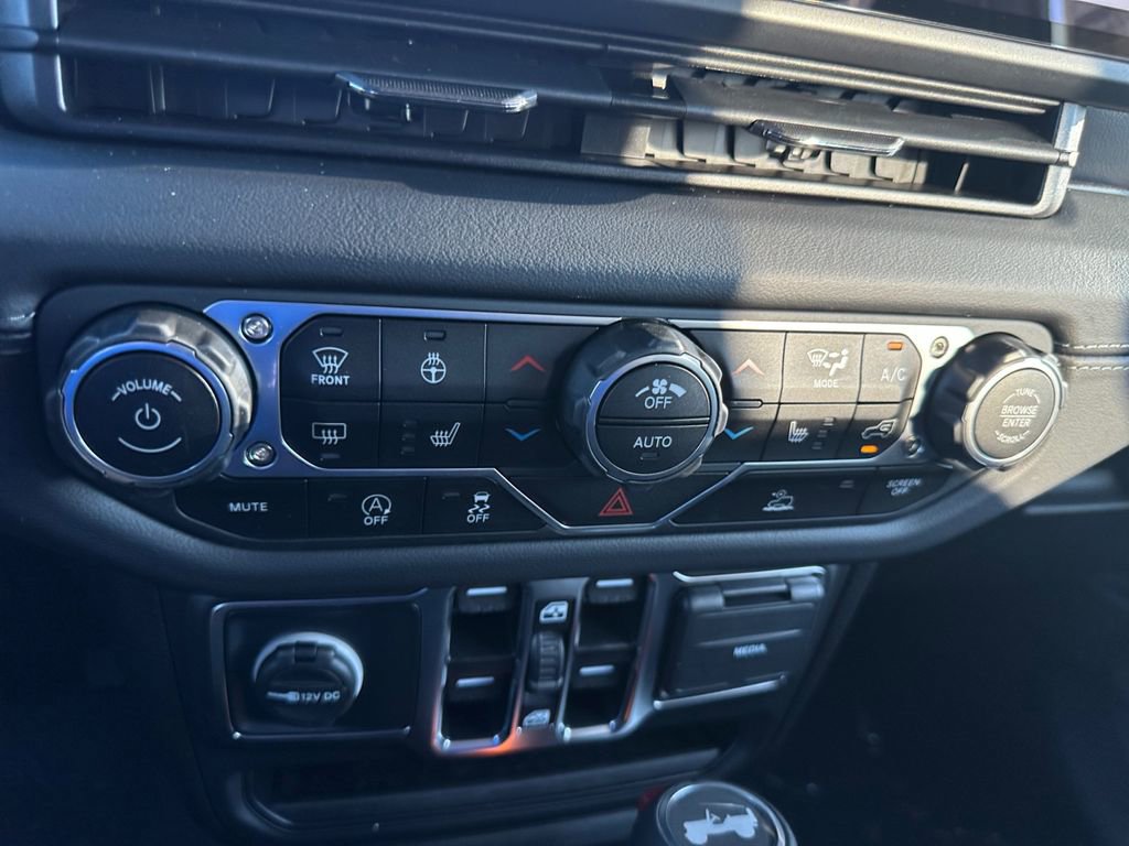 New 2025 Jeep Wrangler Sahara image 20