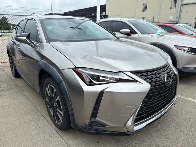 Used 2021 Lexus UX 200 w/ Premium Package FWD image 3