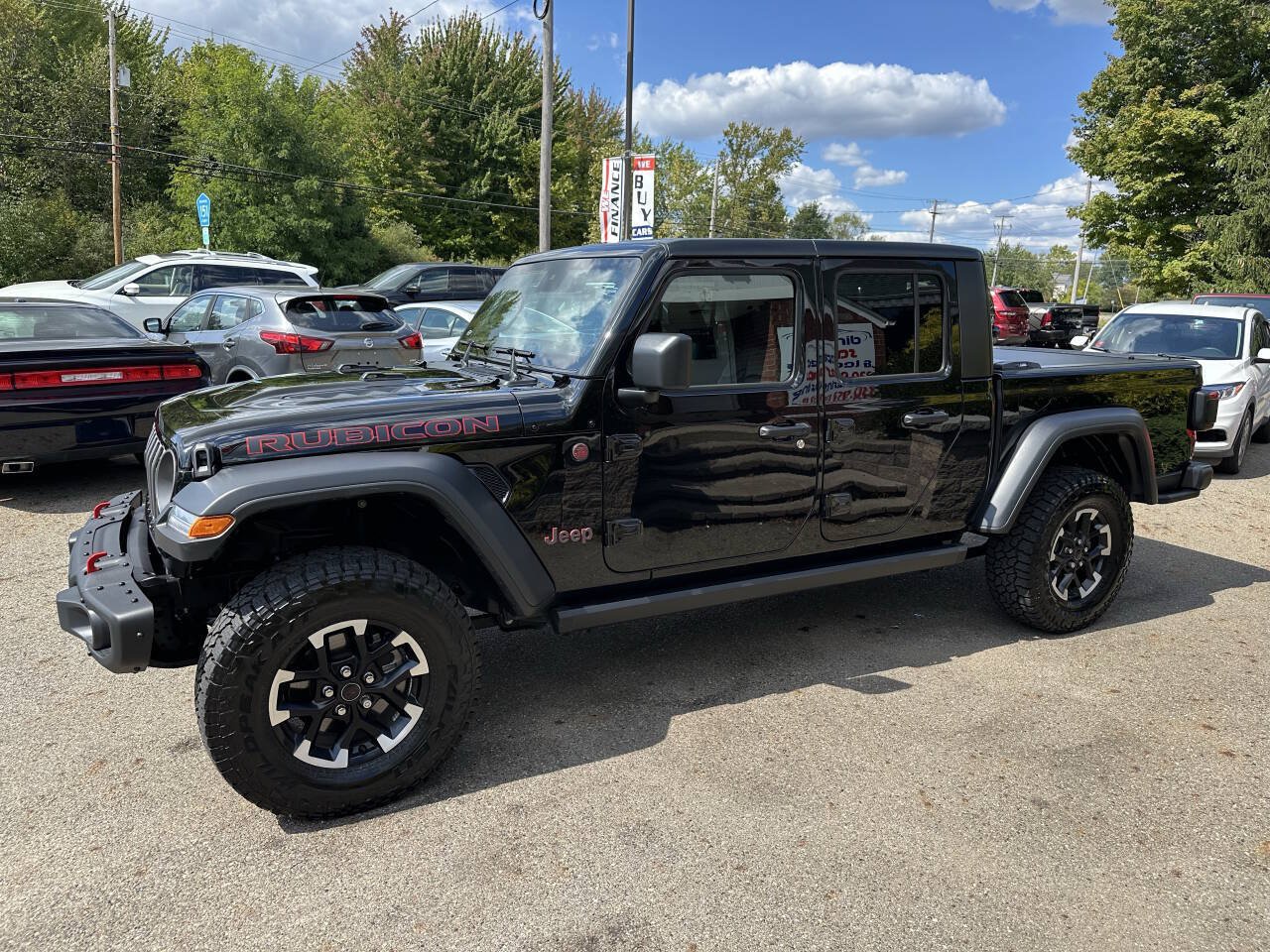 Used 2025 Jeep Gladiator Rubicon w/ Convenience Group AWD/4WD image 3