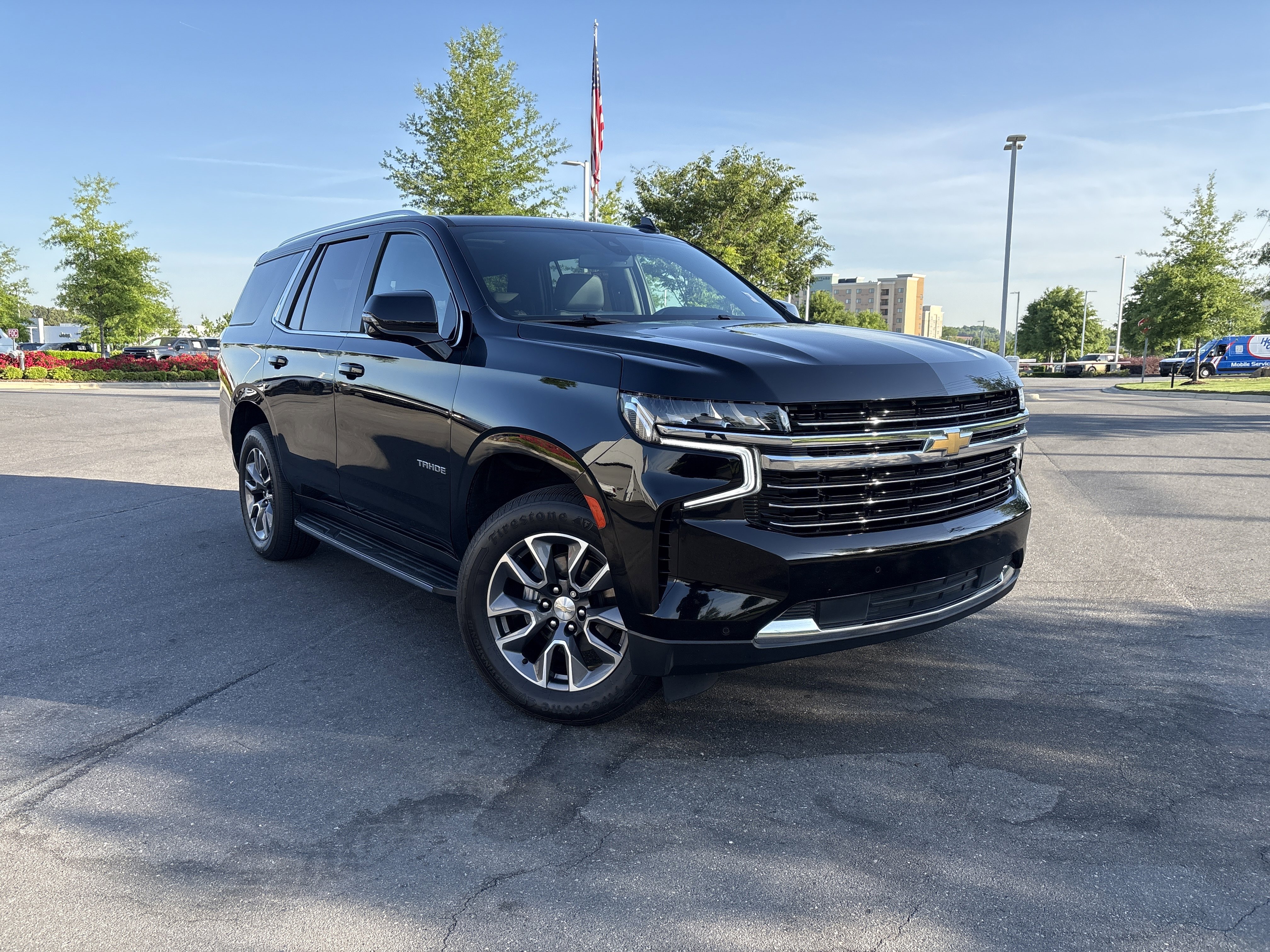 Used 2022 Chevrolet Tahoe LT w/ Luxury Package image 2