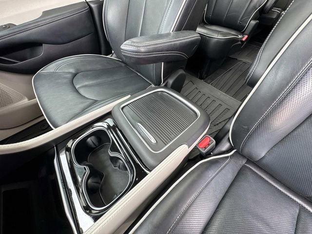 Used 2022 Chrysler Pacifica Limited AWD/4WD image 51