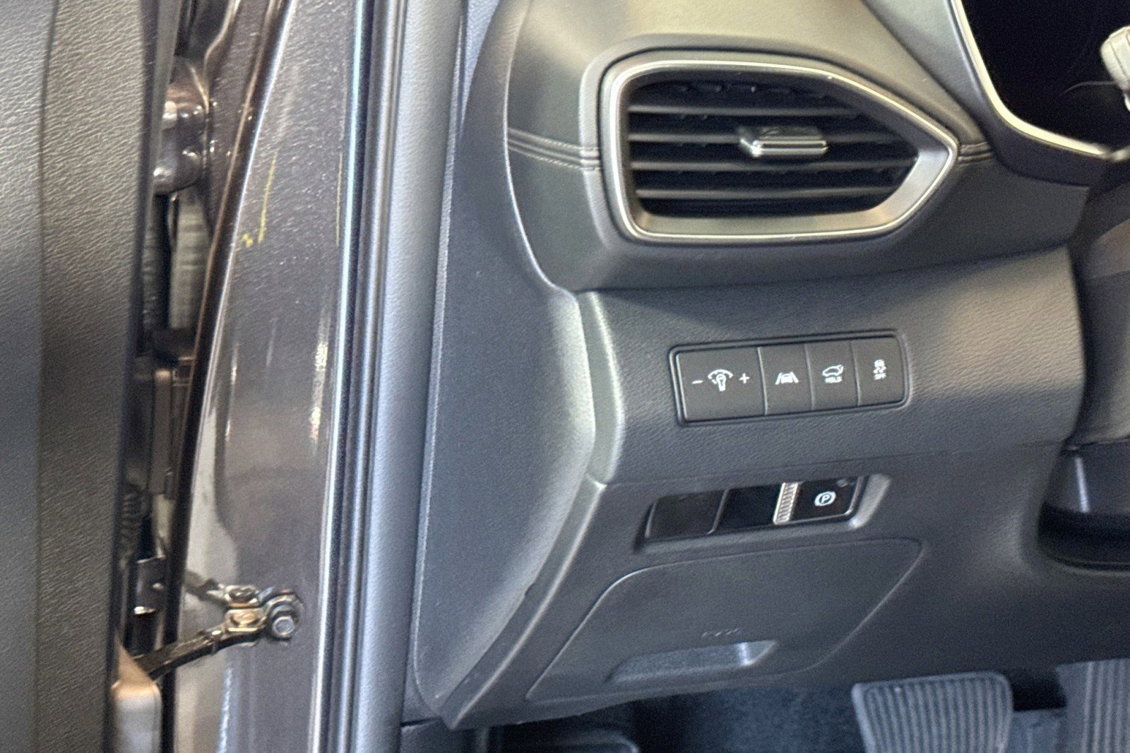 Used 2022 Hyundai Santa Fe SEL w/ Convenience Package image 10