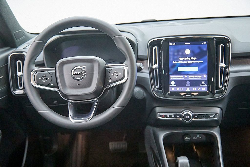 Certified 2023 Volvo XC40 Recharge Ultimate image 25