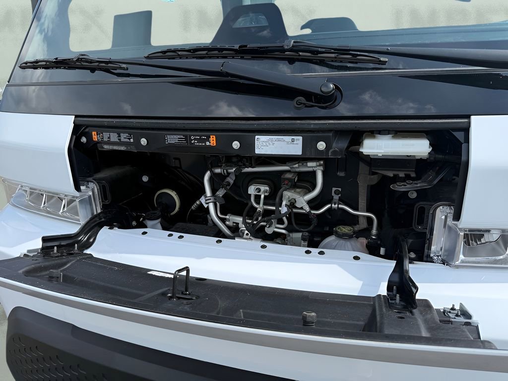 Used 2024 Chevrolet Brightdrop 400 w/ Commercial Equipment Package AWD/4WD image 19