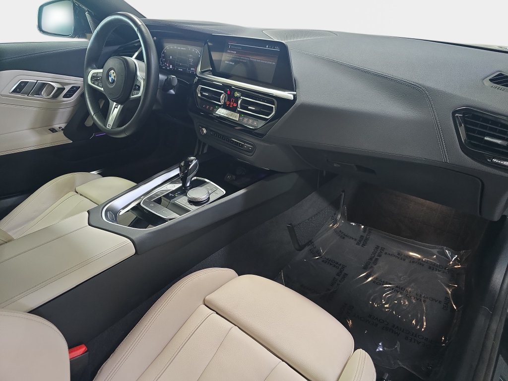 Certified 2025 BMW Z4 M40i w/ Premium Package RWD image 12