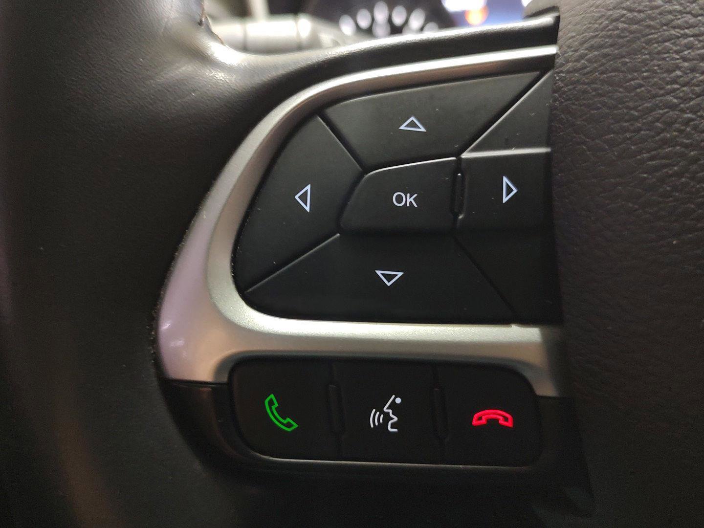 Used 2018 Jeep Compass Latitude w/ Popular Equipment Group AWD/4WD image 13