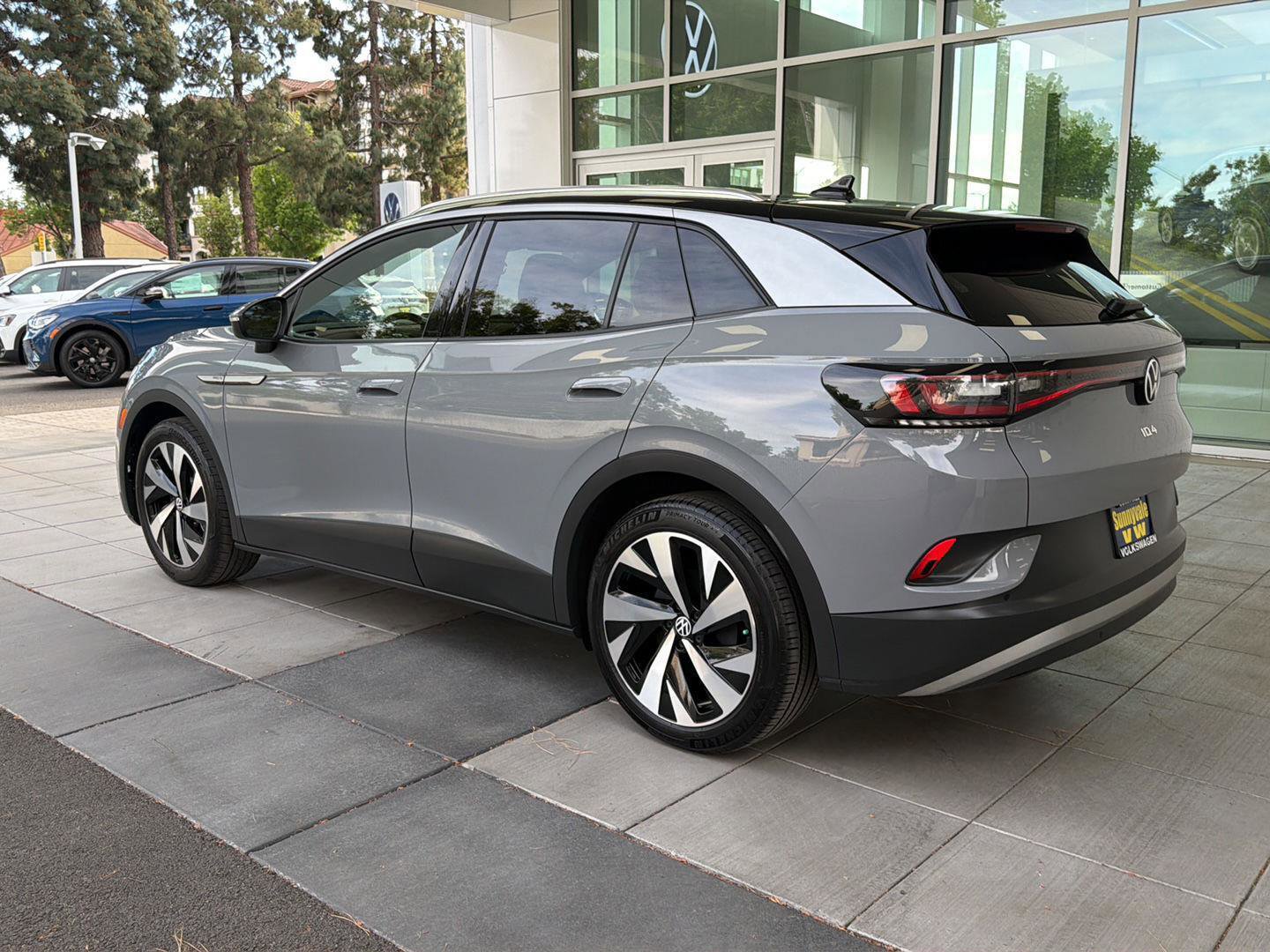 Certified 2022 Volkswagen ID.4 Pro S w/ Gradient Package image 3