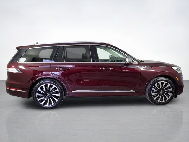 Used 2022 Lincoln Aviator Black Label Grand Touring AWD/4WD image 2