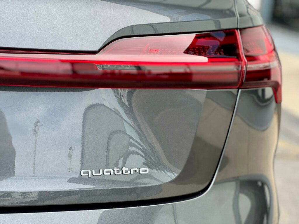 Used 2021 Audi e-tron Prestige w/ Prestige Package AWD/4WD image 10
