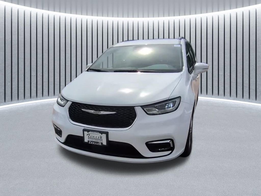 Used 2022 Chrysler Pacifica Touring-L AWD/4WD image 4