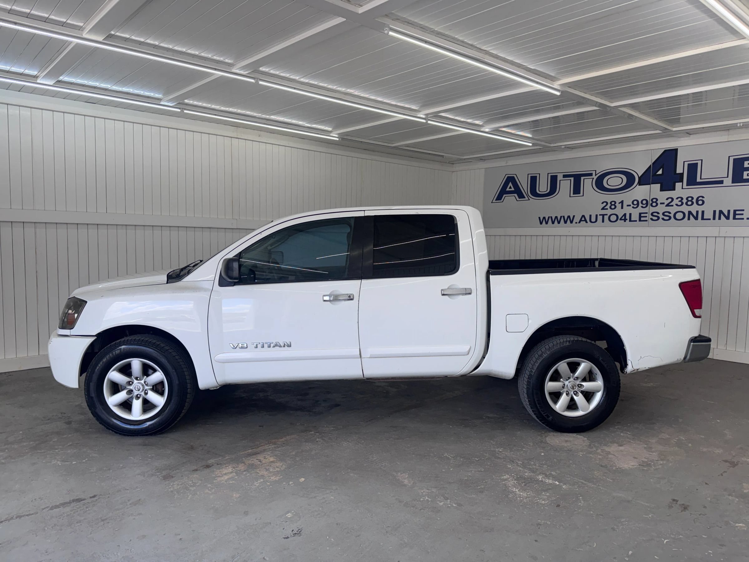 Used 2006 Nissan Titan SE AWD/4WD image 8