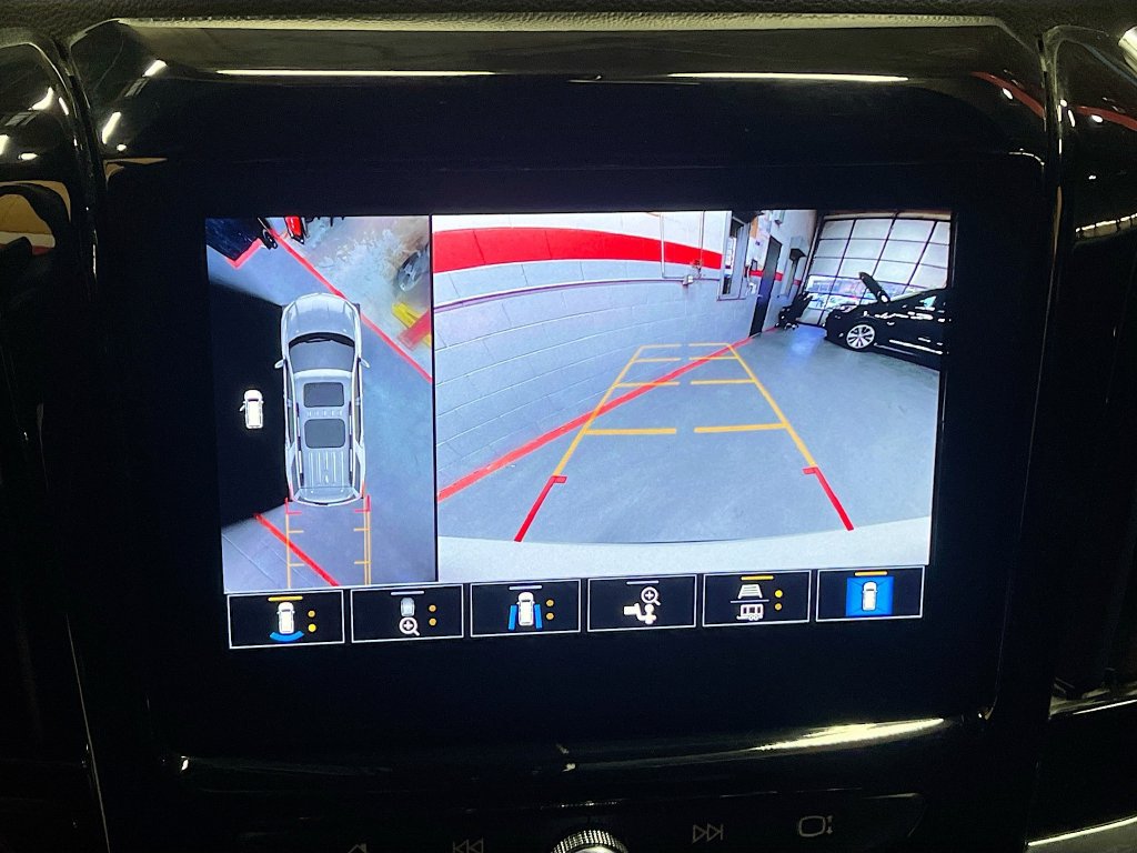 Used 2023 Chevrolet Traverse RS AWD/4WD image 14