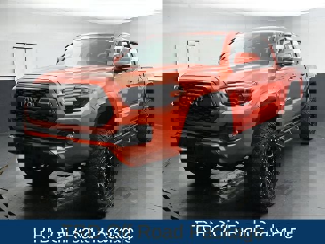 Used 2017 Toyota Tacoma TRD Off-Road w/ Tow Package (A/T) image 5