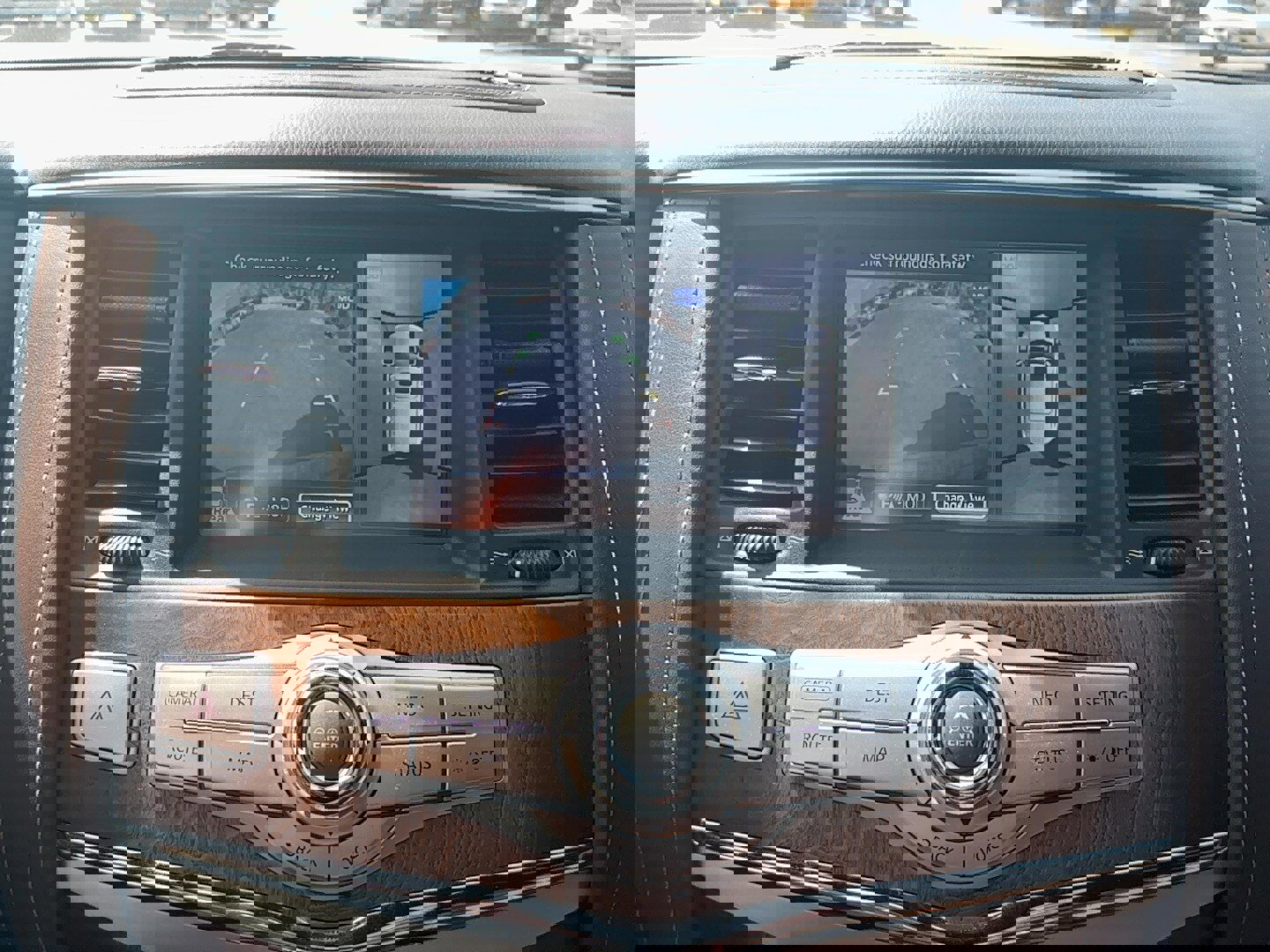 Used 2017 INFINITI QX80 Limited w/ All Season Package image 31