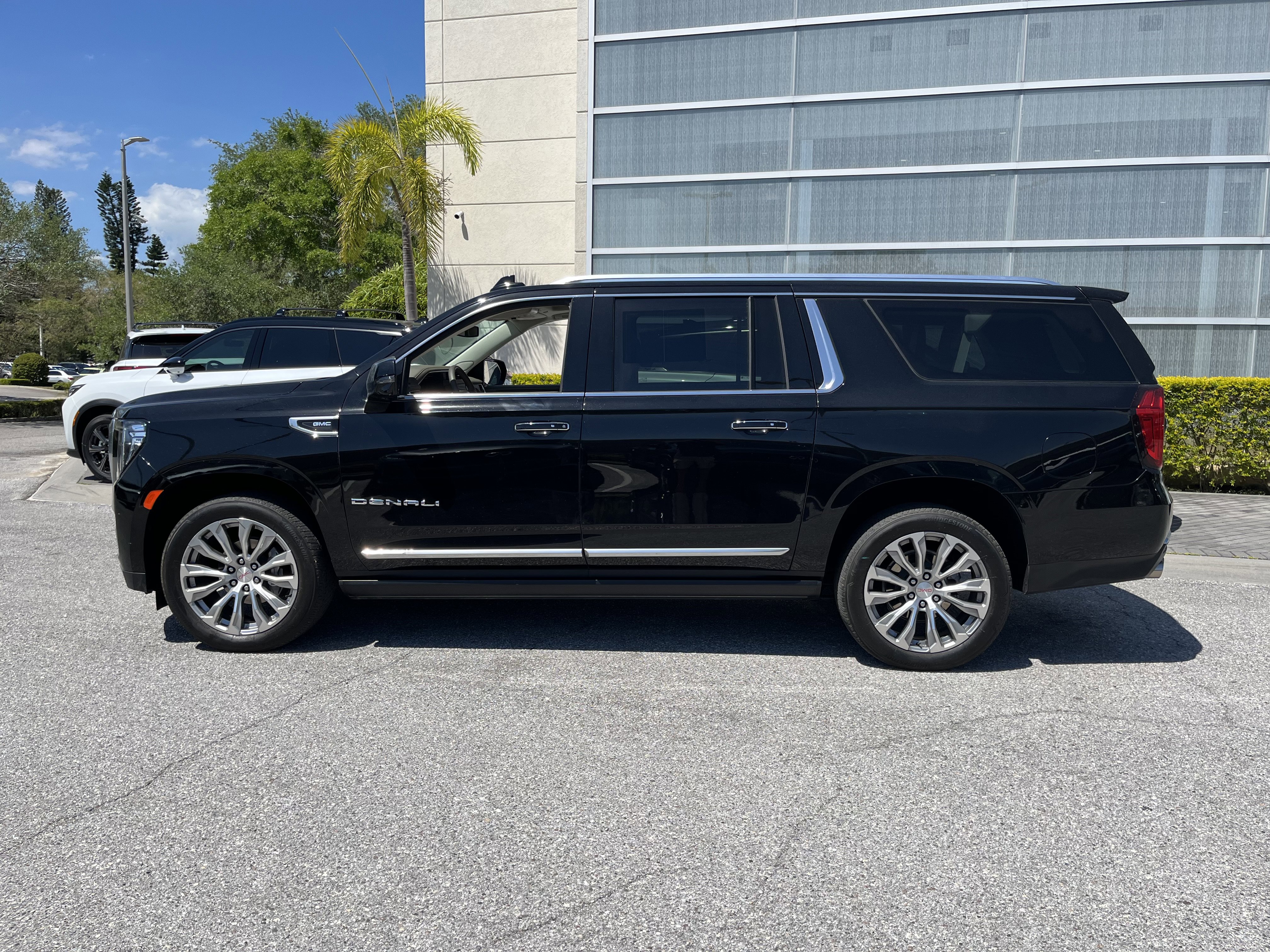 Used 2023 GMC Yukon XL Denali w/ LPO, Floor Liner Package image 6