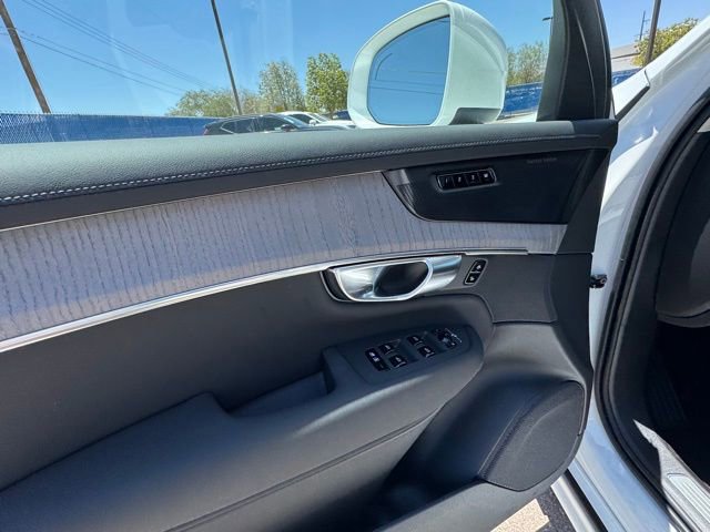 New 2025 Volvo XC90 T8 Ultra w/ Protection Package Premier image 15