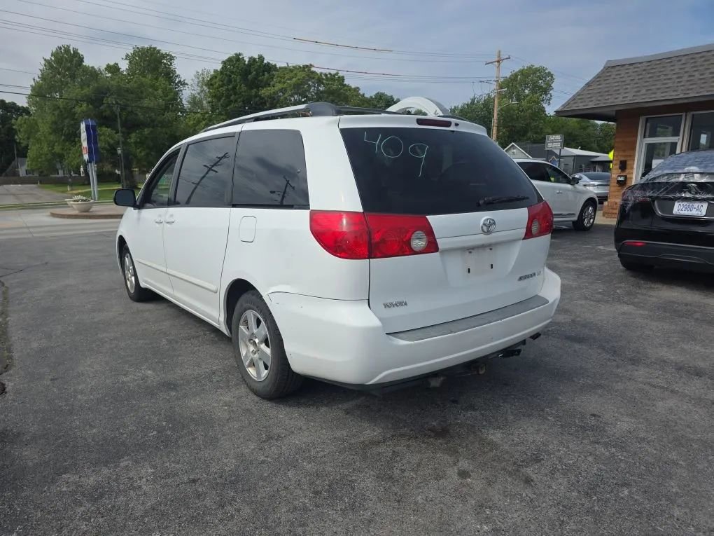 Used 2008 Toyota Sienna LE FWD image 3
