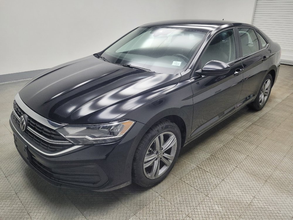 Used 2024 Volkswagen Jetta SE image 2