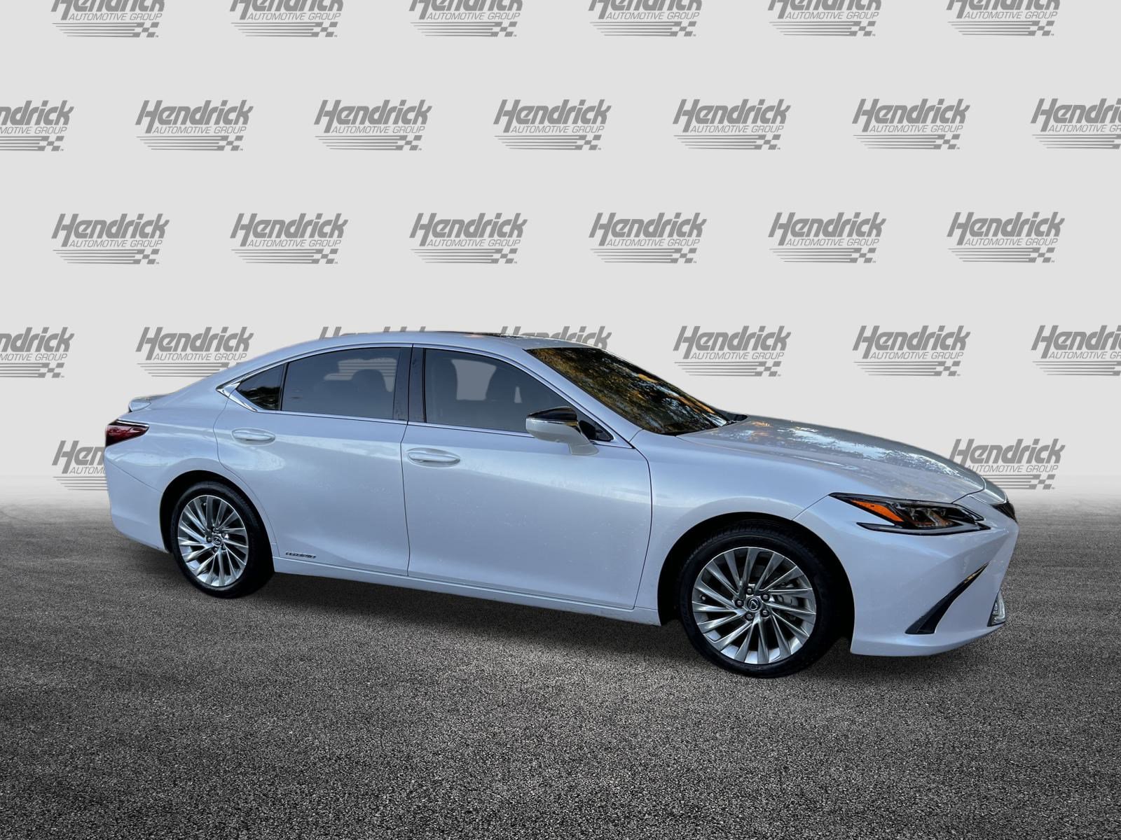 Used 2021 Lexus ES 300h Ultra Luxury w/ Accessory Package 2 image 10