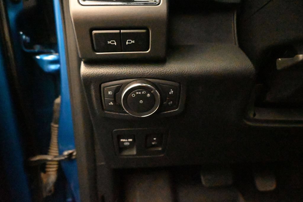 Used 2019 Ford F150 XLT w/ Equipment Group 302A Luxury AWD/4WD image 12