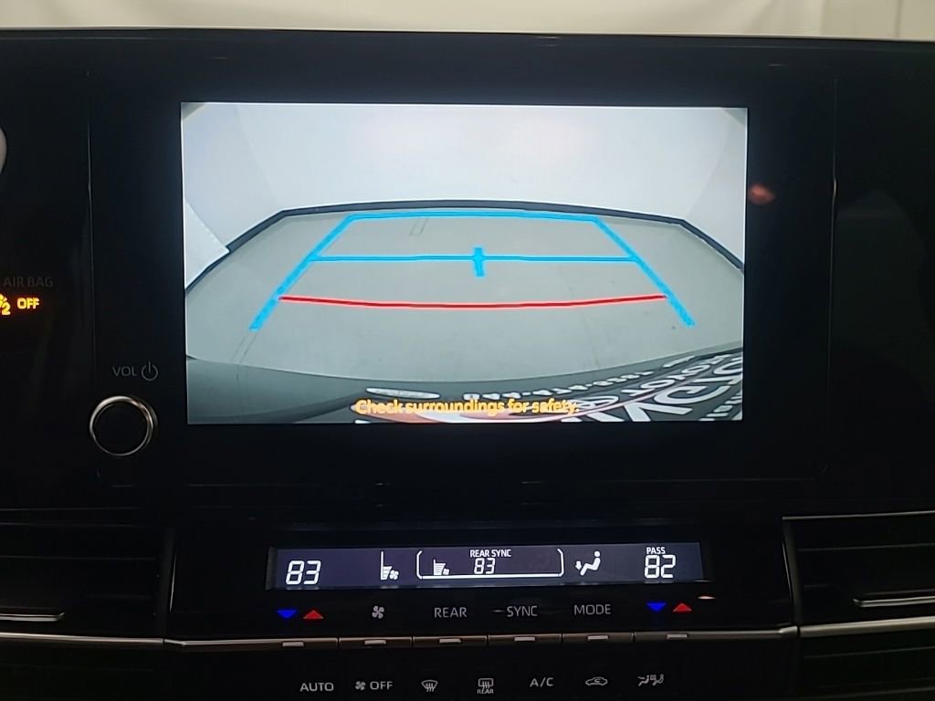 Used 2026 Toyota Sienna LE FWD image 33