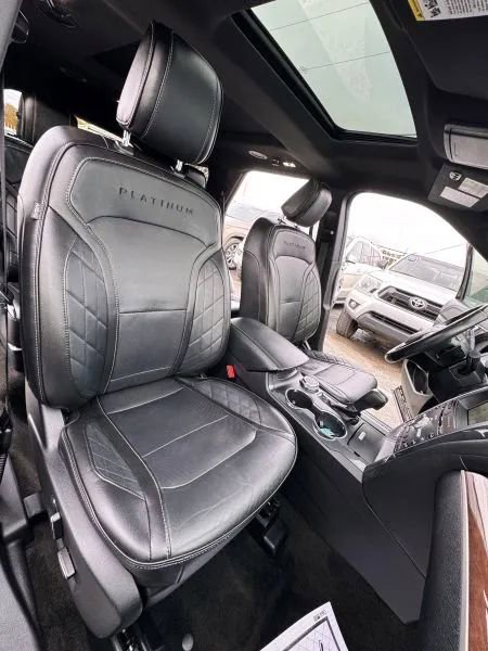 Used 2018 Ford Explorer Platinum image 22
