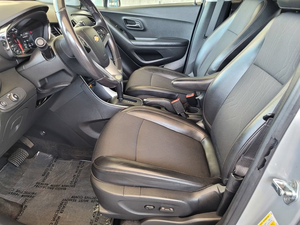 Used 2022 Chevrolet Trax LT w/ Driver Confidence Package AWD/4WD image 10