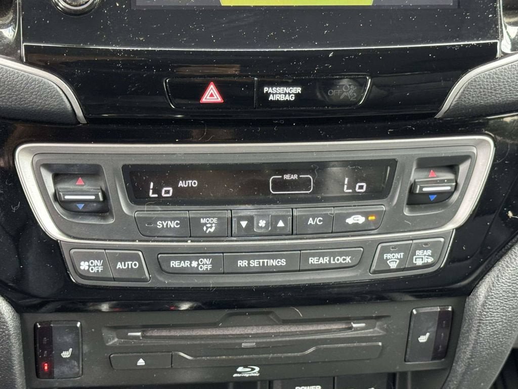 Used 2019 Honda Pilot Touring image 6