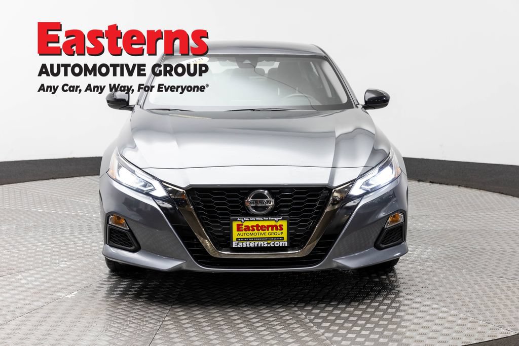 Used 2022 Nissan Altima 2.5 SR FWD image 2