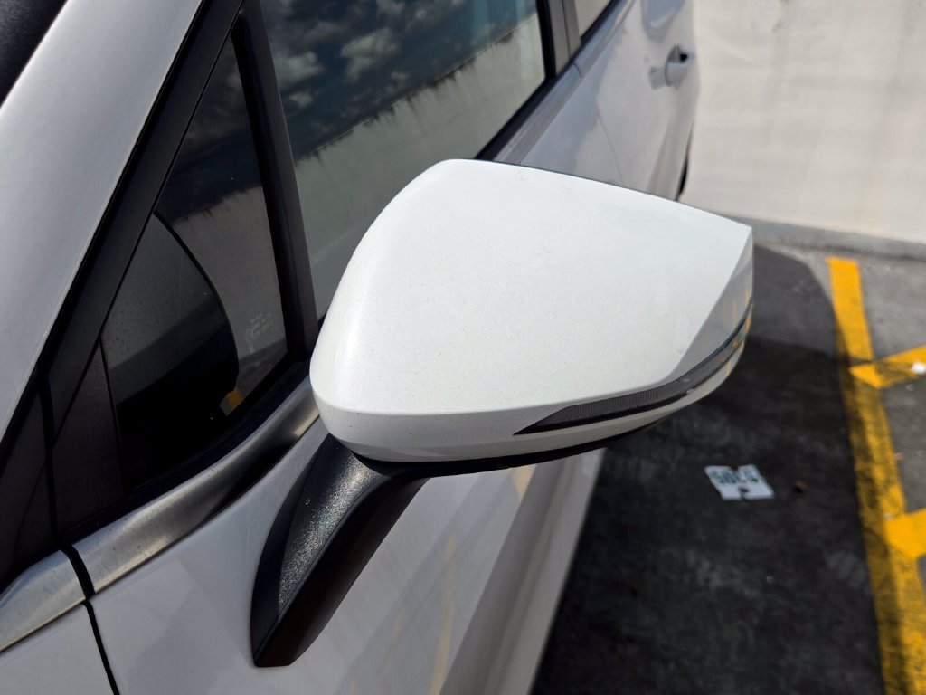 Used 2023 Kia Sportage EX FWD image 9