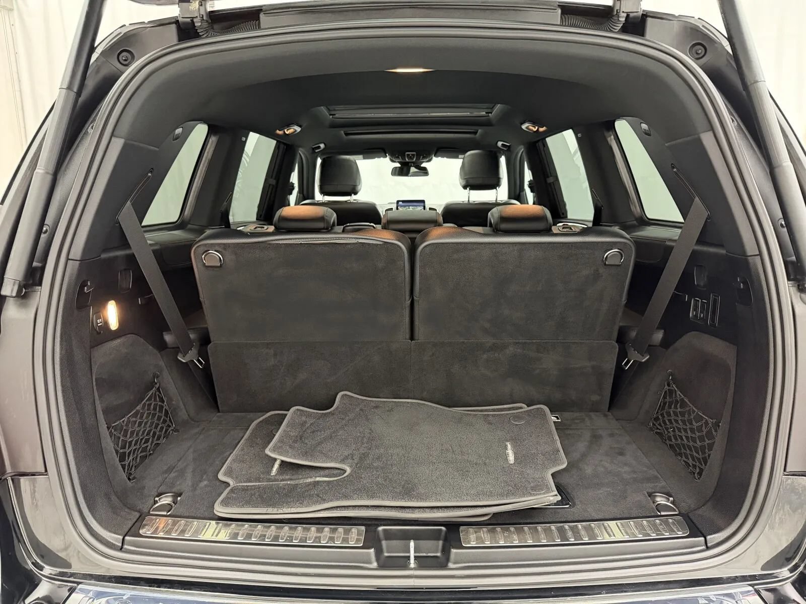 Used 2018 Mercedes-Benz GLS 450 4MATIC image 33