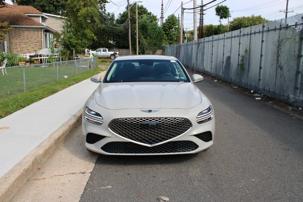 Used 2025 Genesis G70 2.5T image 2