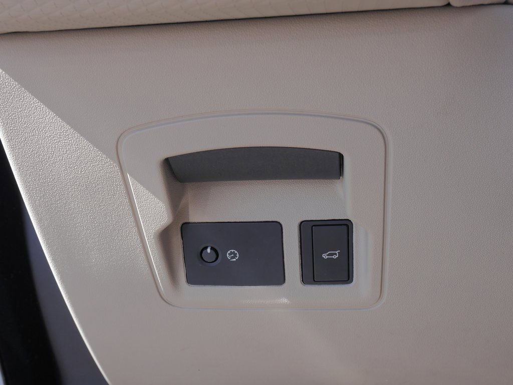 Used 2023 Land Rover Range Rover Velar S image 25