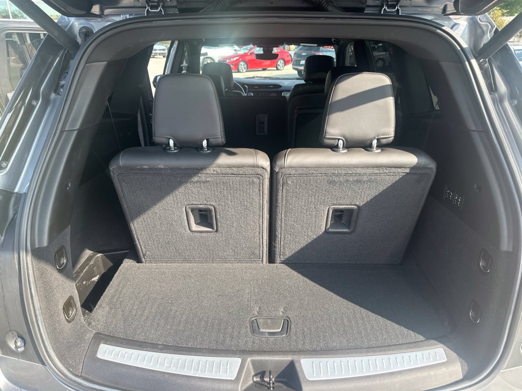 Used 2022 Cadillac XT6 Premium Luxury w/ Technology Package FWD image 32