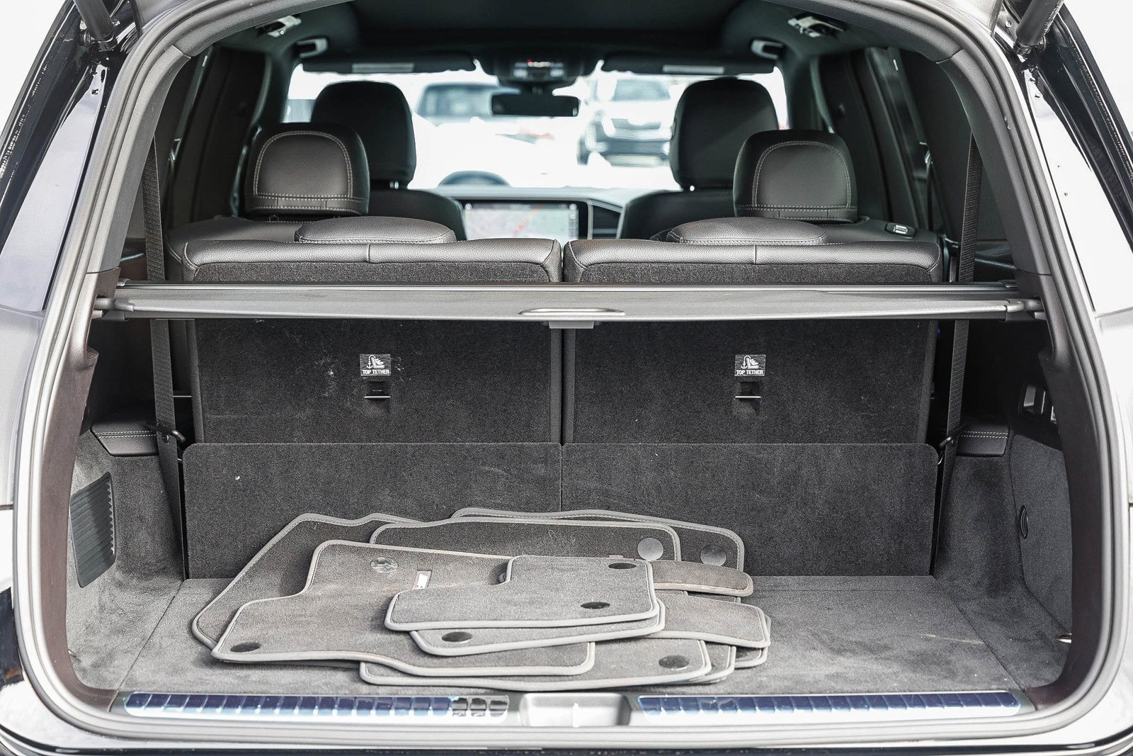 Used 2023 Mercedes-Benz GLS 450 4MATIC w/ AMG Line Exterior image 26