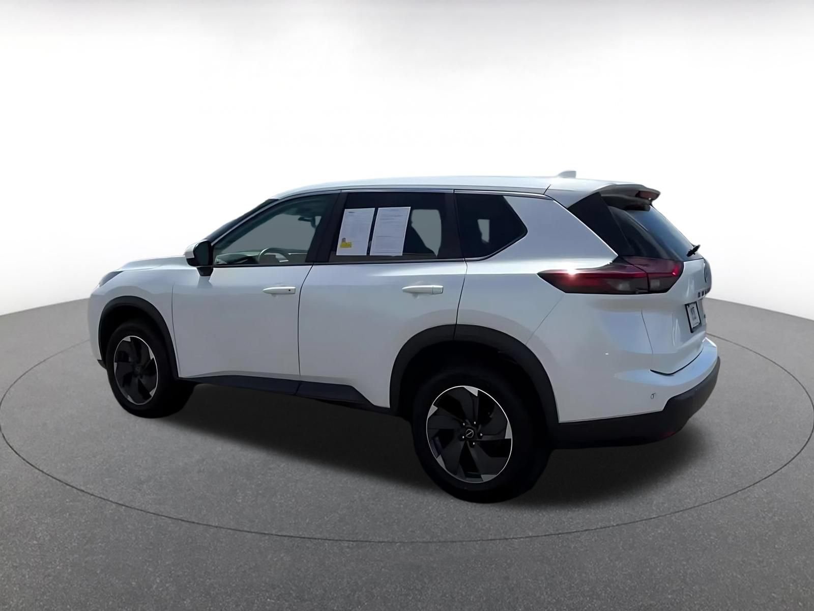 Used 2025 Nissan Rogue SV AWD/4WD image 10
