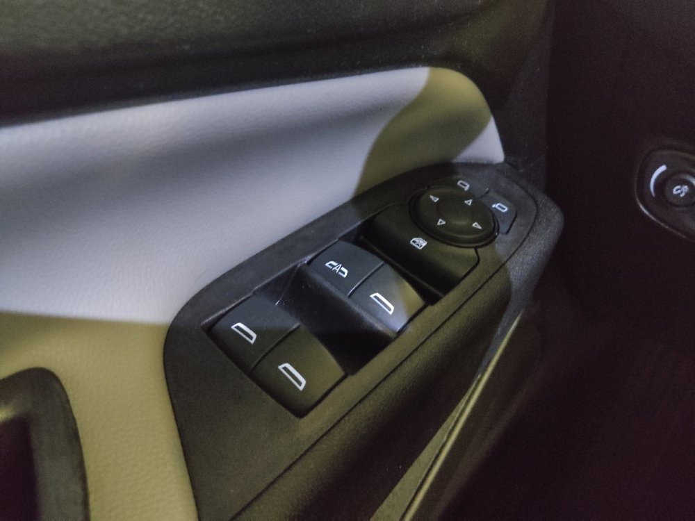 Used 2020 Chevrolet Equinox LS w/ LS Convenience Package FWD image 27