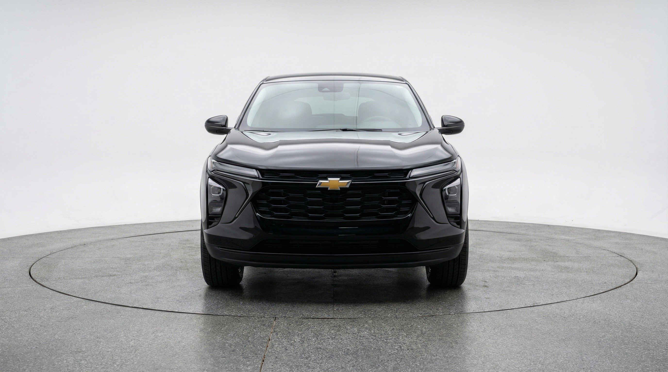 Used 2025 Chevrolet Blazer LT image 2
