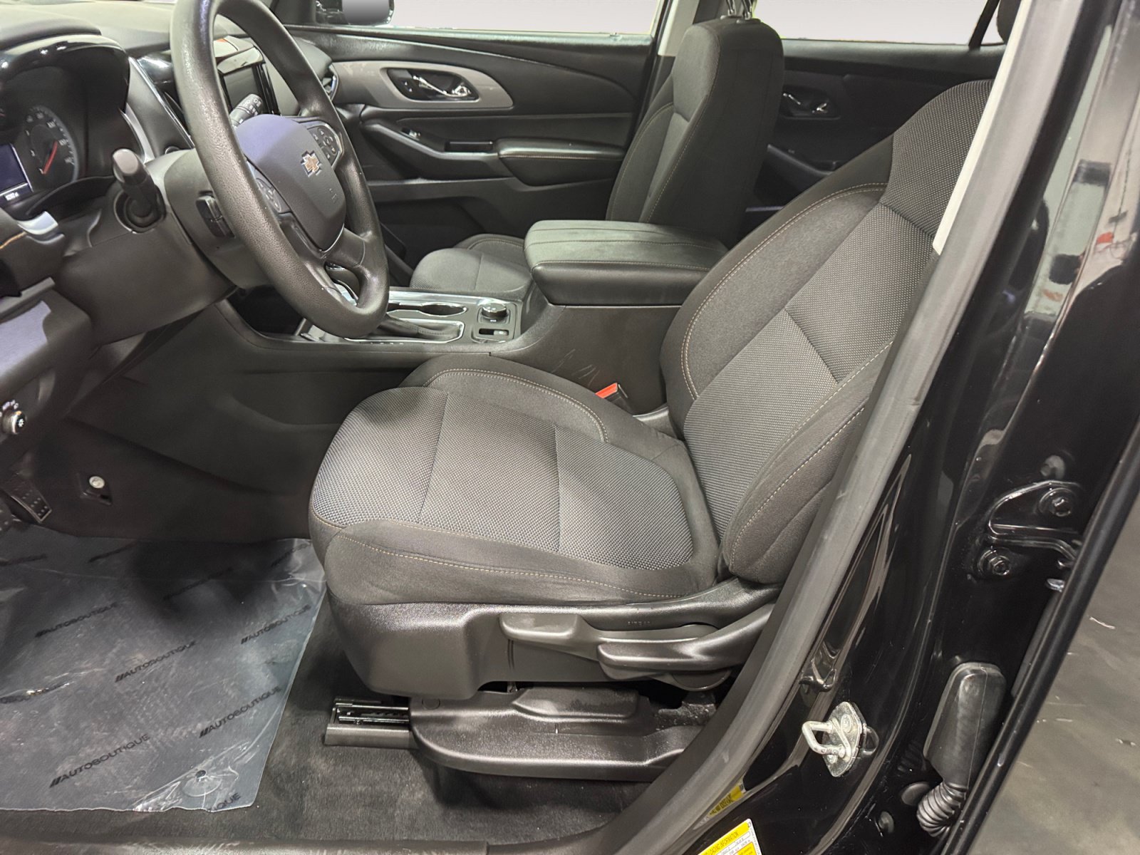 Used 2018 Chevrolet Traverse LS AWD/4WD image 9
