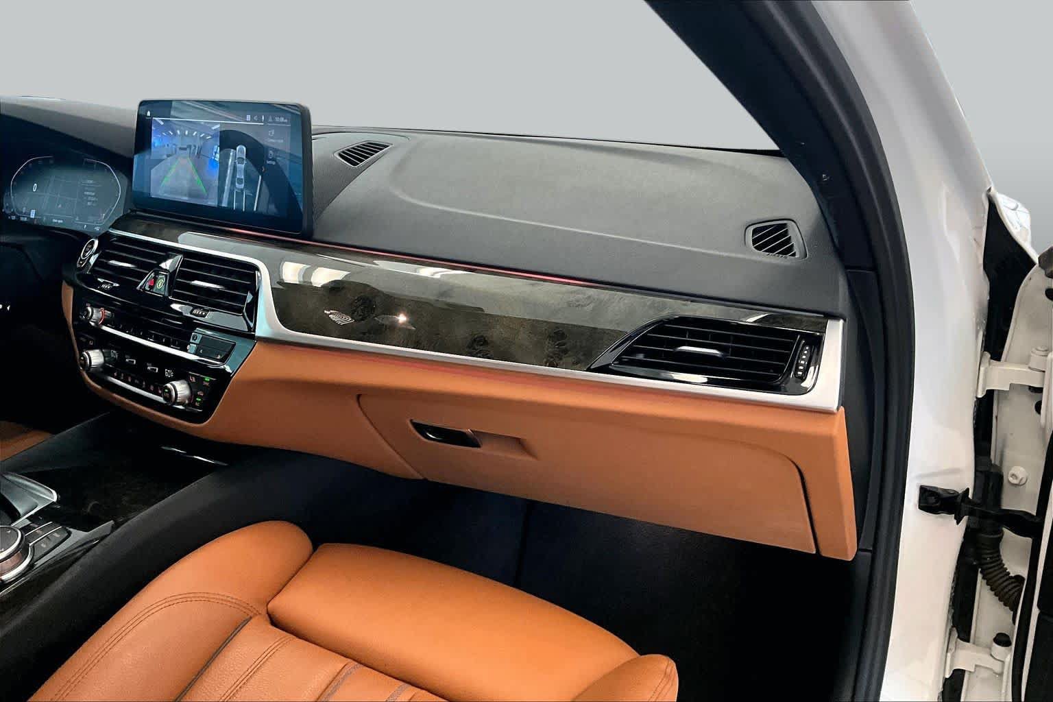 Used 2023 BMW 530i w/ Premium Package RWD image 16