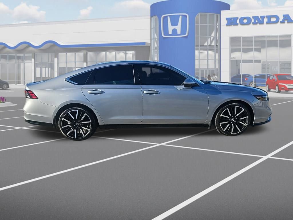Used 2023 Honda Accord Touring image 10