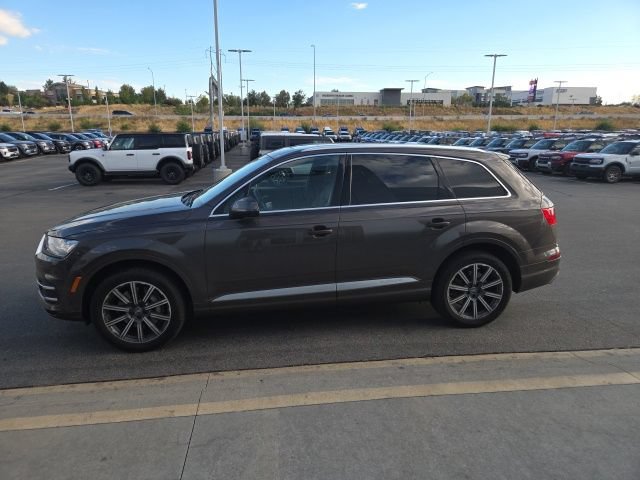 Used 2017 Audi Q7 3.0T Prestige AWD/4WD image 4
