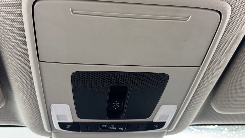 Used 2025 Honda CR-V EX-L image 30